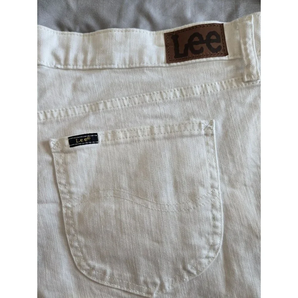Lee Women’s White Mid Rise Cuffed Shorts – Plus Size 20M – Waist 40" - Picture 7 of 7